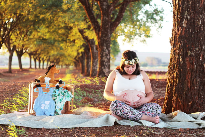 adult, emotion, mother, happiness, young women, picnic, nature, young adult, togetherness, lifestyles, women, outdoors, hairstyle, real people, two people