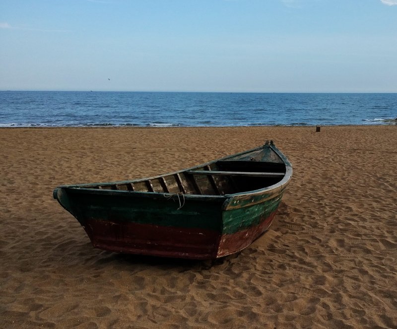 shore, moored, sea, land, horizon, white, summer, seashore, mode of transportation, natural, blue, boat, rowboat, vacation, holiday, coastline, bay, resort