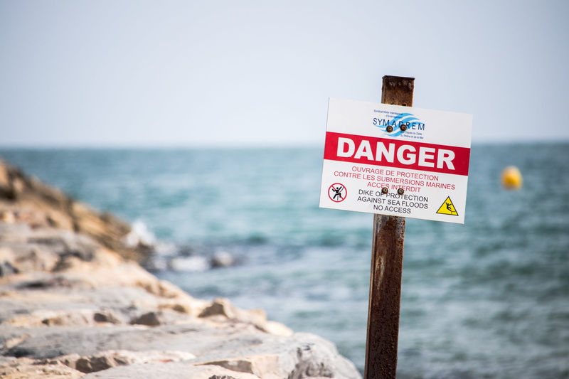 nature, floods, horizon over water, communication, risk, Warning, swimming, signage, horizon, warning sign, safety, outdoors, focus on foreground, tranquility