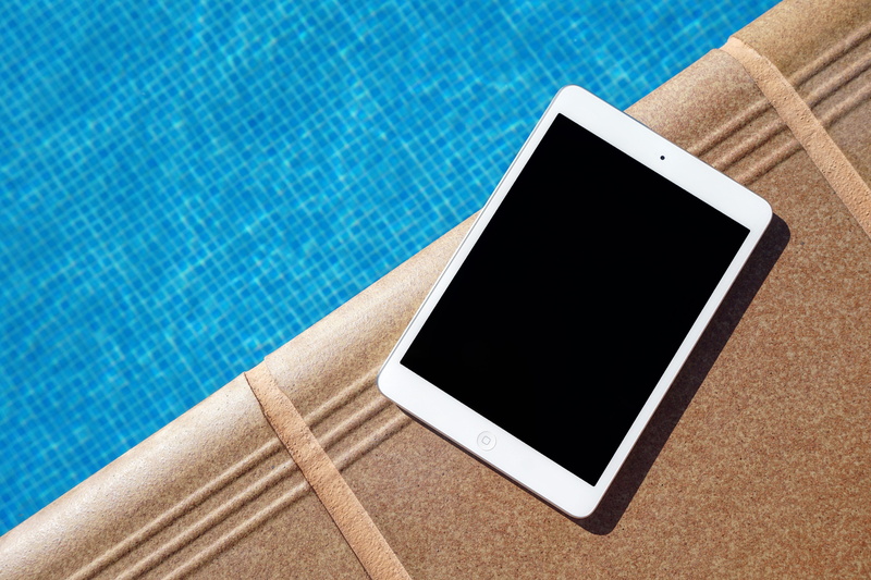 trip, pool, swimming, touch Screen, iPad, vacations, blue, relaxation, tablet, copy Space, beside, wireless technology, 4K, poolside, nature, holiday