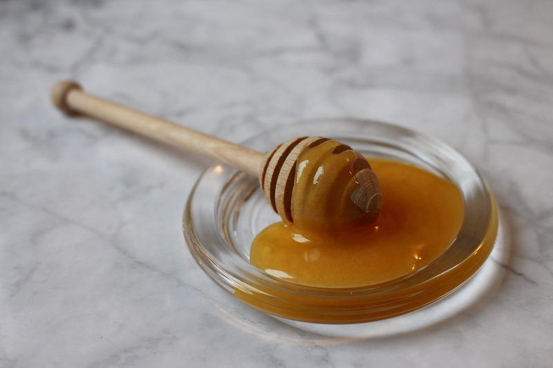 sweet food, eat, kitchen utensil, high angle view, flower honey, close-up, trueb, honey, freshness, eating utensil, dessert, enjoy, still life, golden yellow