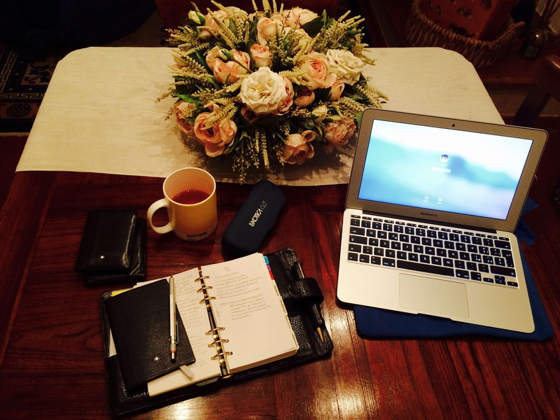 mug, nomad, computer, 2K, table, technology, connection, no people, flower, laptop, plant, coffee - drink, flowering plant, bouquet, cup, desktop, publication