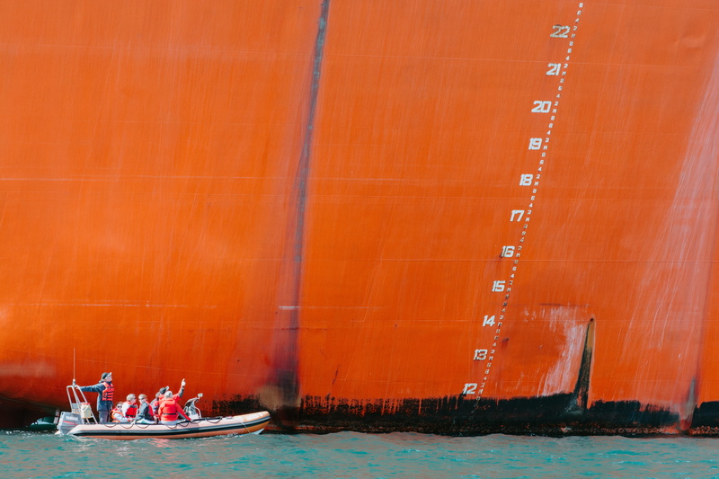 nature, group, 5K, water, looking up, big vs small, container, no people, shipping, mode of transportation, inflatable, life boat, nautical vessel, daytime