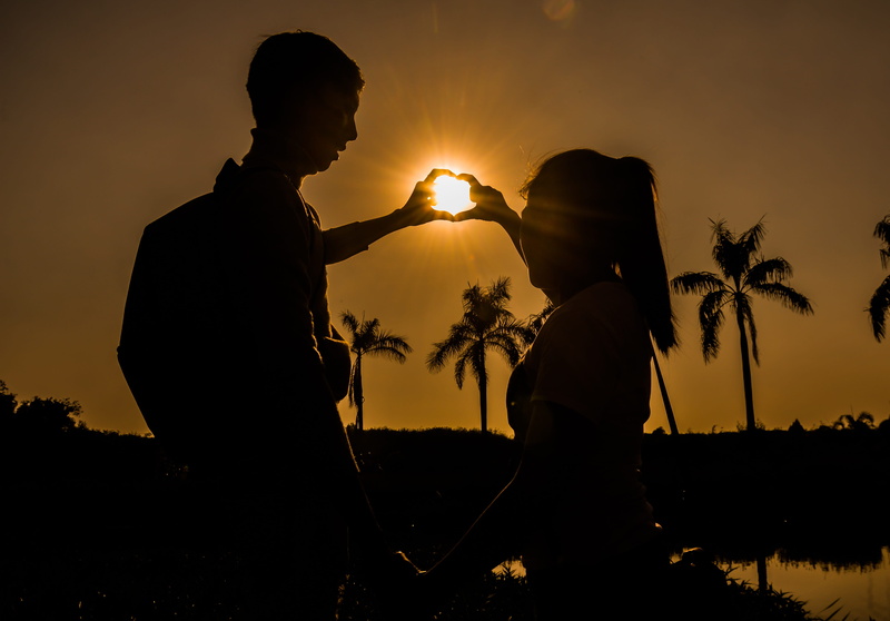 young, man, sunset, women, tree, bonding, couple - relationship, outdoors, asia, daughter, people, nature, two people, males, romantic, 4K, heterosexual couple