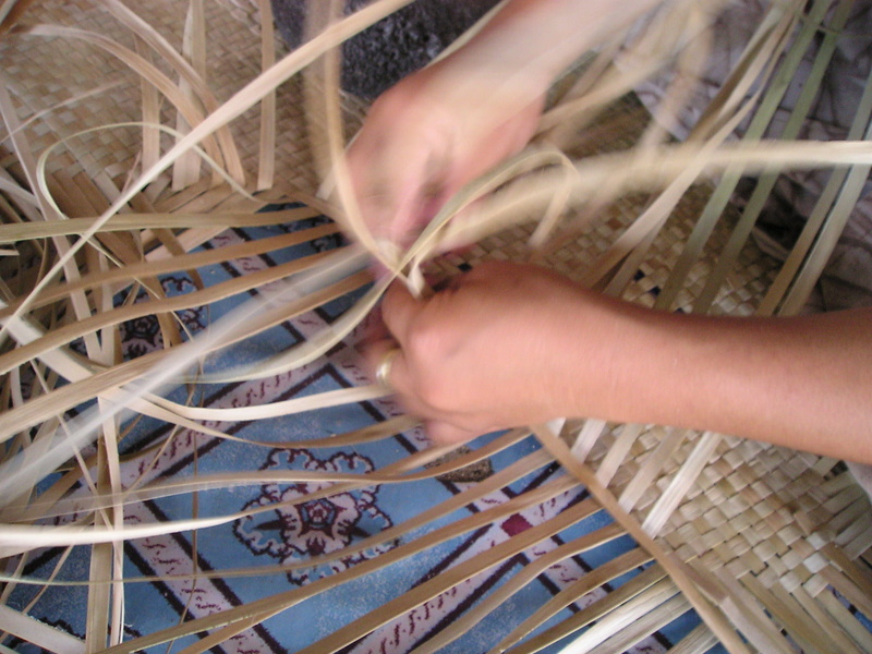 art and craft, holding, Hand, hand labor, Exotic, finger, lifestyles, south sea, wicker, indoors, body part, day, close-up, human hand, container, Weave