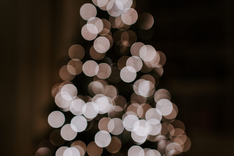 5K, christmas, christmas decoration, lighting equipment, glowing, indoors, shape, decoration, circle, celebration, holiday, christmas tree, close-up, defocused