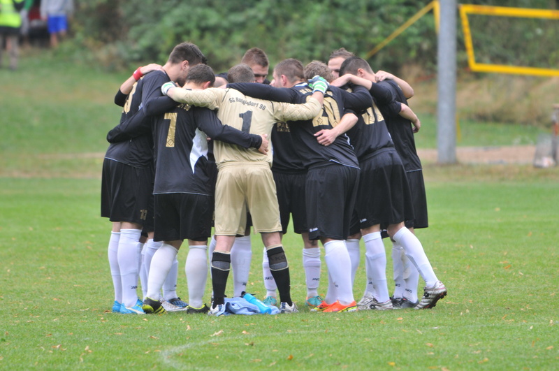 teenage boys, people, boys, day, group, competition, football pitch, football, real people, circle class, outdoors, leisure activity, footballers, men