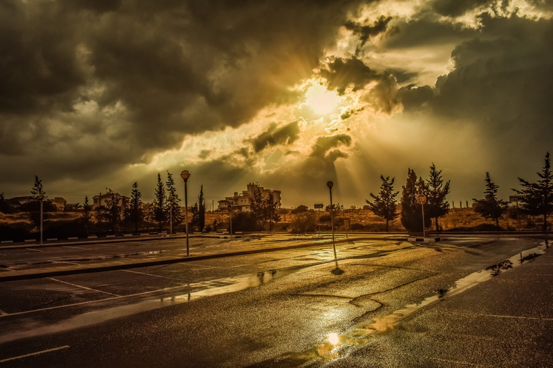 clouds, storm cloud, pollution, rainy day, sunbeam, sign, cloud - sky, sunlight, autumn, dark, 5K, parking lot, nature, no people, dramatic sky, tree