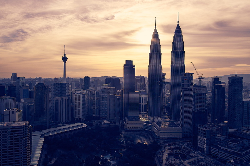 modern, dawn, river, travel destinations, office building exterior, no people, spire, tall, tower, water, panoramic, outdoors, 1080P, building, skyscraper