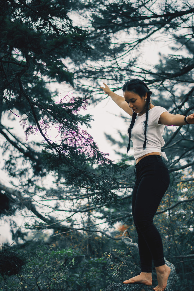 united states, focus on foreground, plant, young adult, branch, girl, standing, hairstyle, leisure activity, pocono mountains, chinese, real people, casual clothing