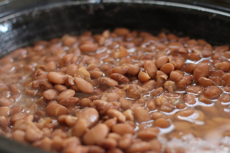 freshness, fresh beans, wellbeing, food and drink, household equipment, beans, pinto beans, 5K, meat, cooking pan, no people, tasty, preparing food, pot of beans