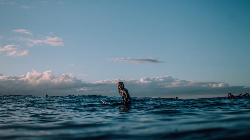 4K, beauty in nature, sitting, surrounded, horizon, day, one person, real people, trip, leisure activity, men, sport, people, waterfront, ad, surfing