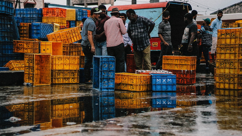 architecture, lot, building, occupation, crates, outdoors, retail, selling, people, 1080P, business, beverages, real people, standing, bartering, plastic