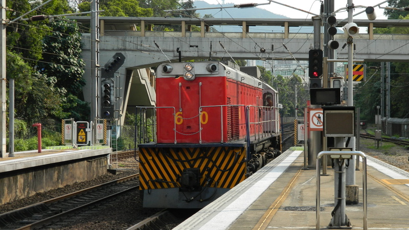 railway, travel, architecture, mtr, city, asian, train, signal, underground, transport, railroad station, rail, hk, locomotive, passenger, day, cable, steam train