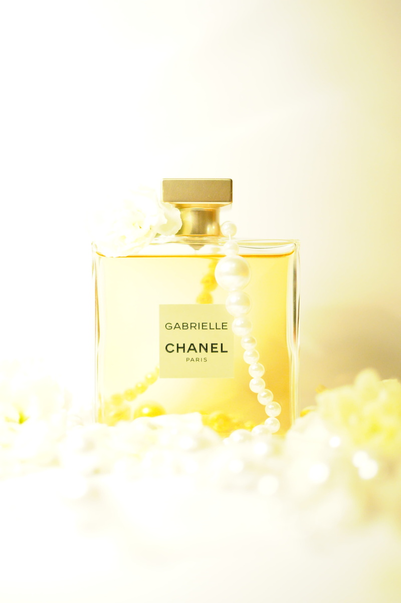 group of objects, bright, fragrance, package, scent, chanel, food, brightly lit, fragrant, covered, luxury, choice, glass bottle, aromatherapy, cure, traditional