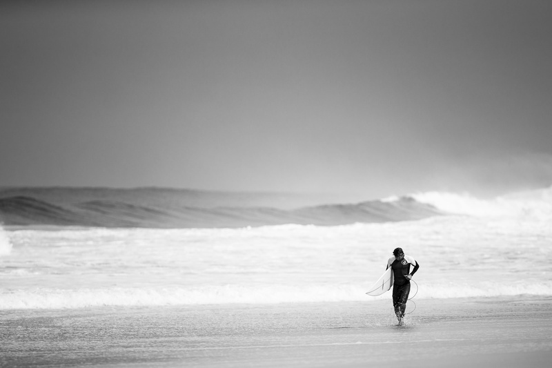 photography, seashore, gray, photo, sky, walking, surfer, scale, people, scenics - nature, waves, land, ocean, motion, leisure activity, wave, outdoors