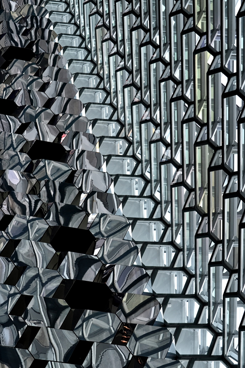 full frame, modern, sunlight, silver colored, 4K, no people, security, pattern, city, urban, construction, hallgrímskirkja, metal, large group of objects