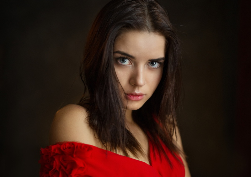 blue eyes, contemplation, long hair, body part, indoors, bare shoulders, one person, headshot, adult, beautiful people, brown hair, fashion, 1080P, red dress