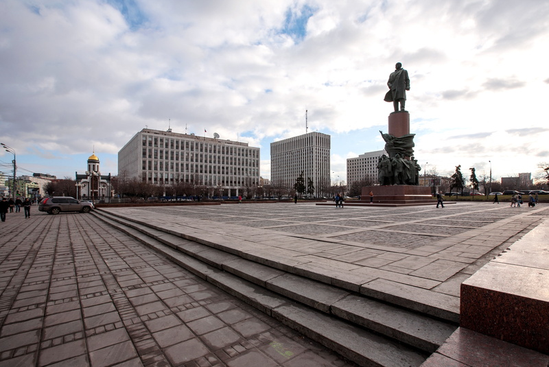 the building of the Ministry of internal Affairs of the Russ, Moscow, building, area, October(Kaluga), the monument to V. I. Lenin, Church-chapel icon of Mother of God Kazanskaya
