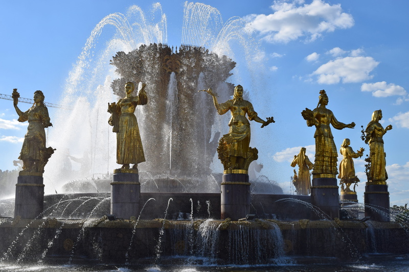 built structure, water, russia, enea, splashing, flowing, male likeness, nature, beautiful, spraying, creativity, low angle view, flowing water, statue