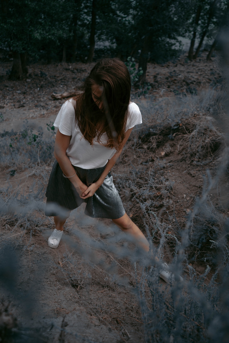 front view, looking, leisure activity, tree, downwards, hairstyle, casual clothing, women, elady, sckurat, plant, woodland, volgograd, looking down, russian