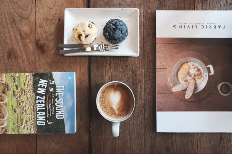 breakfast, latte, meal, coffee - drink, drink, no people, kitchen utensil, spoon, food and drink, books, 2K, coffee, drink on table, coffee and cake, flat