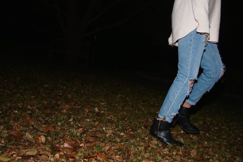 cold, leaves, fashion, adult, plant part, shoe, change, fall, outdoors, urban, autumn, dark, walking, lifestyles, one person, boyfriend, human leg, casual clothing