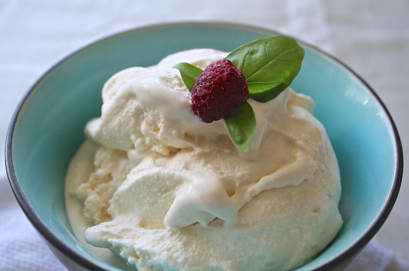 refreshing, ice cream scoop, ice cream, ice, summer, lifestyle, indulgence, leaf, sweet food, raspberry, dairy, frozen food, garnish, temptation, treat