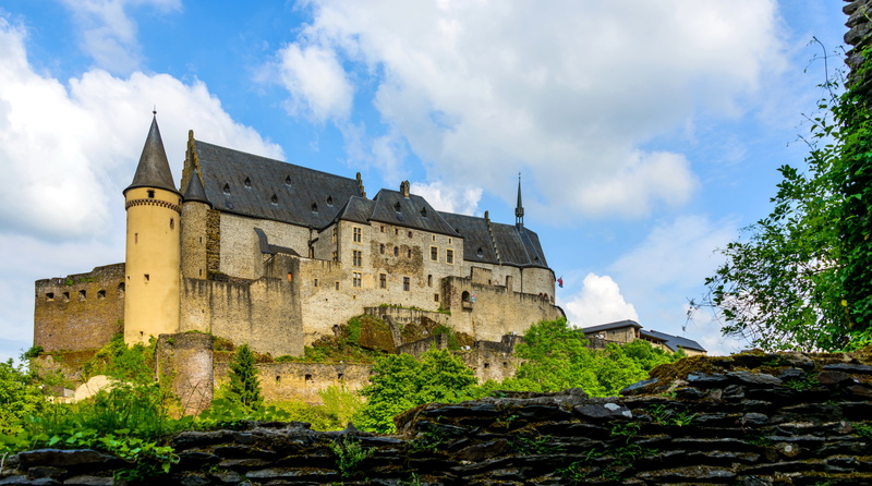 castle, structure, Vianden castle, black, nature, the past, low angle view, no people, the city, Luxembourg, 4K, cloud - sky, concrete, sky, building