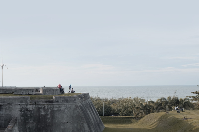 outdoors, horizon, 4K, lifestyles, bengkulu, castle, standing, men, leisure activity, horizon over water, scenics - nature, people, real people, sky, benteng marlborough