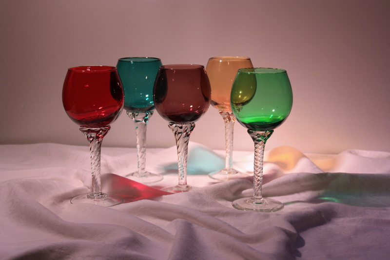 table, artfully, green color, hand blown, glass blower, deco, wine glass, swinging, decoration, colorful, light reflections, drink, celebration, temptation