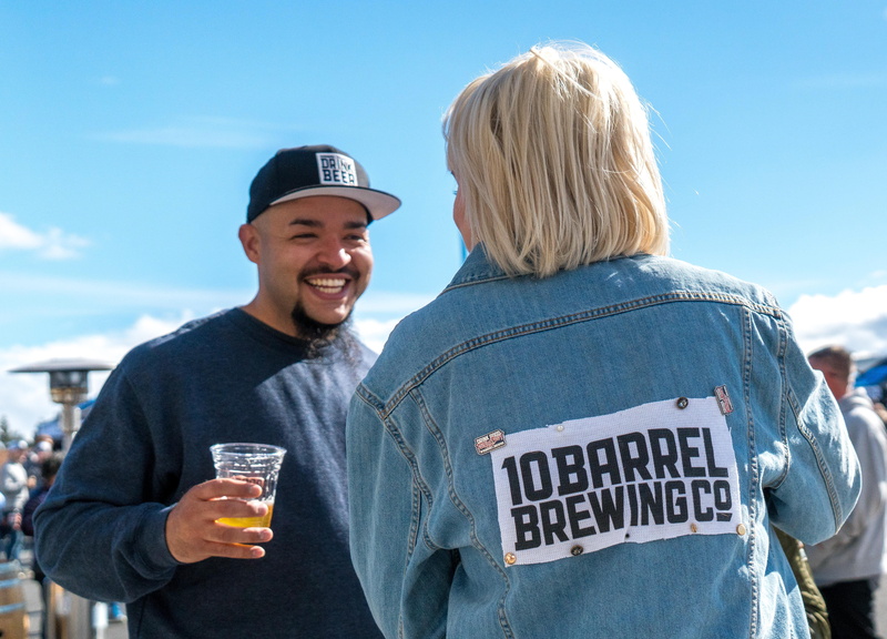 nature, day, portrait, leisure activity, cap, cup, leisure, casual clothing, back view, family, people, two people, beer, woman, enjoyment, denim jacket