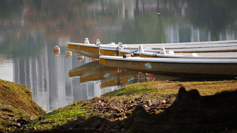 small, tranquility, moored, lake, building exterior, transportation, built structure, reflection, river, water, fair weather, mode of transportation, travel