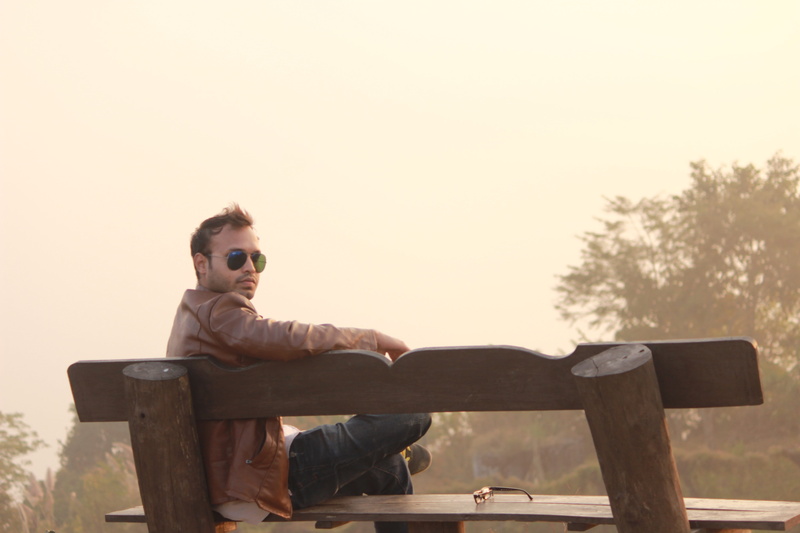 sky, copy space, leisure activity, man, bench, adult, people, real people, teenage boys, men, casual clothing, relaxation, sitting, outdoors, seat, males