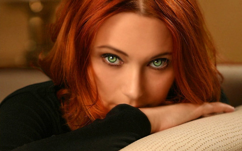 dyed red hair, beautiful woman, portrait, one person, young women, women, redhead, beauty, emotion, indoors, females, 720P, human hair, adult, looking at camera
