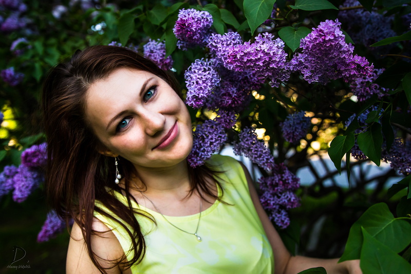 4K, lifestyles, redhead, happiness, face, hairstyle, flowering plant, hair, one person, smiling, beauty, beautiful woman, looking at camera, women, flower