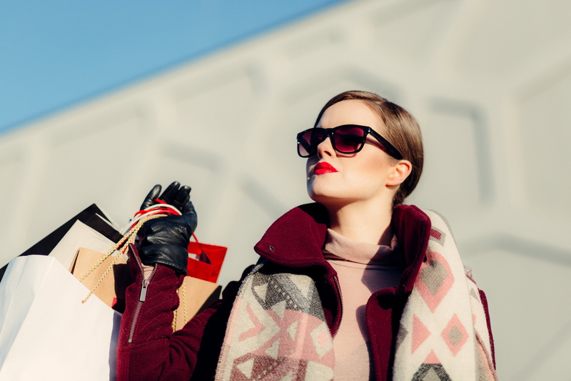 girl, coat, young adult, sunny, bag, fashion, people, beauty, one person, leisure activity, holding, young women, only women, shop, adult, outdoors, focus