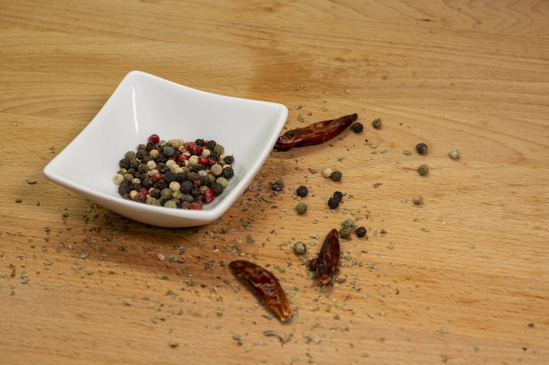 spicy, still life, delicious, table, wood, 5K, dried food, pepper, close-up, breakfast, freshness, bio, serving size, cook, curry, spice, food, no people