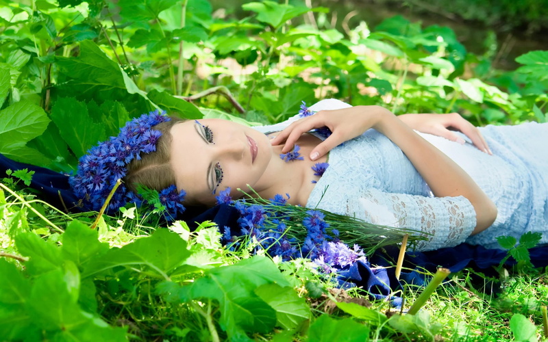 freshness, makeup, beautiful woman, fantasy girl, lifestyles, green color, relaxation, lying down, face, growth, flowers, 2K, model, young adult, brunette