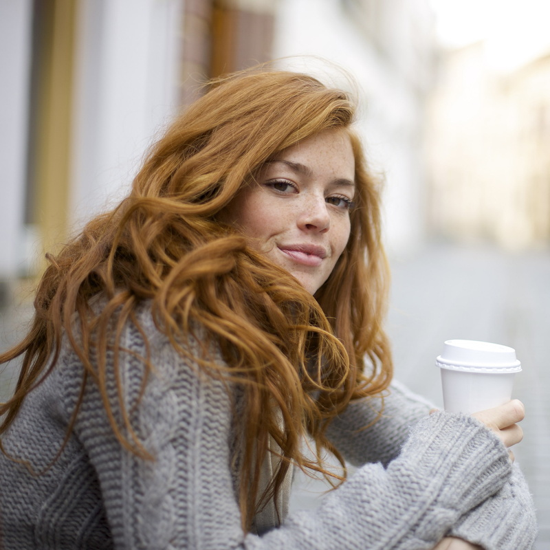 smiling, face, Sydney La Faire, freckles, long hair, women outdoors, model, women, wavy hair, sweater, portrait, 1080P, depth of field, redhead, cup