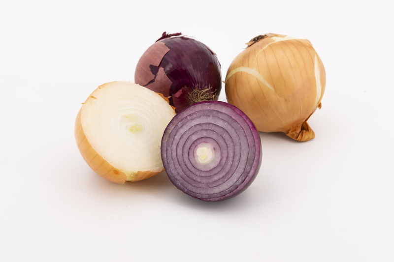 group of objects, still life, food and drink, leek, 5K, studio shot, gartenzwiebel, healthy lifestyle, white background, ingredient, onion, close-up, wellbeing
