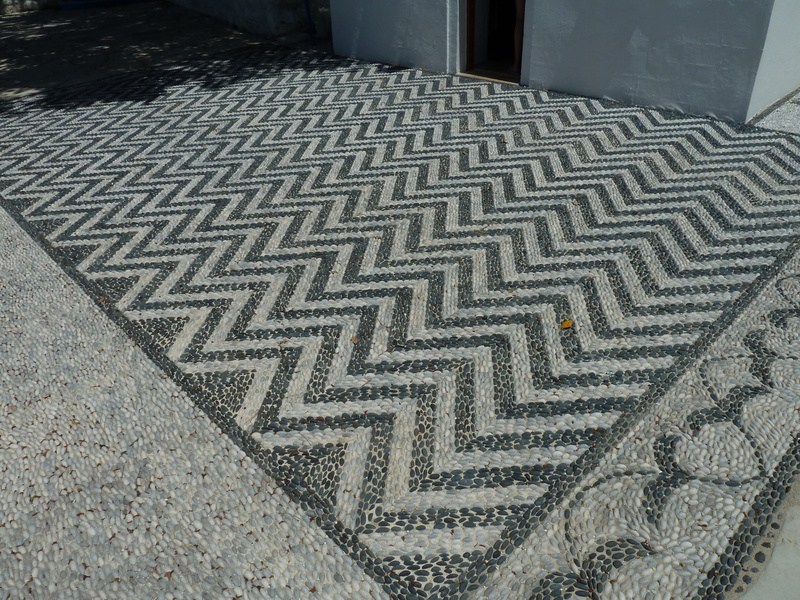 4K, tiled floor, church, abstract, pattern, tile, indoors, maze, piecing together, no people, gray, bone pattern, design, black, south, flooring, places of interest