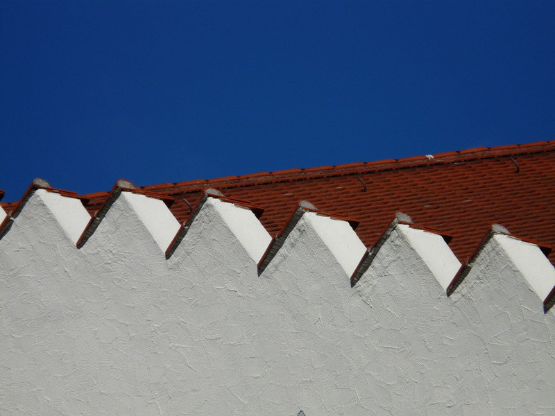 outdoors, architecture, white, building, pattern, white color, roofing, wall - building feature, built structure, pinnacle, sky, Roof, copy space, roof tile