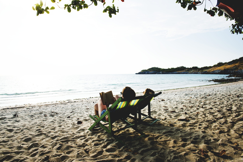 people, tranquil, vacation, holiday, adult, tropical, leisure, reading, beach, serene, togetherness, enjoyment, seashore, 5K, dom, green, lifestyles, men
