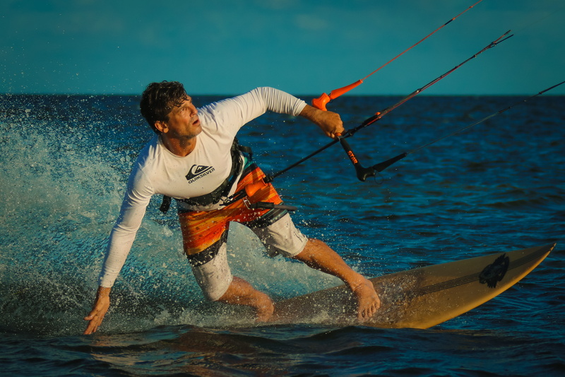 lifestyles, rear view, kitesurfing, 5K, kite boarding, leisure activity, sea, water, ocean, men, nature, full length, beach, motion, adventure, nautical vessel