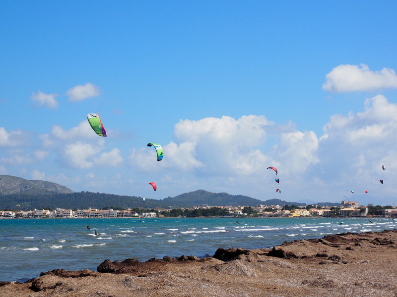 sea, cloud - sky, bay of pollensa, leisure activity, kitesurfer, parachute, nature, 4K, wind, mountain, day, beach, land, beauty in nature, daytime, flying