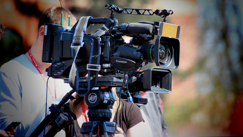 filming, tv, watch tv, video, radio, film, input device, camera, film camera, broadcasting, transfer, tripod, black, turn, the media, technology, television camera