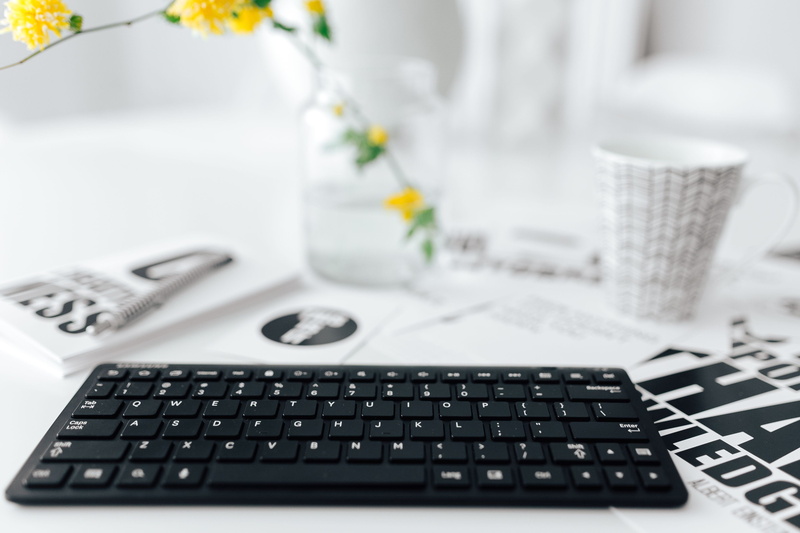 minimalist, selective focus, blogger, minimal, connection, remote, communication, computer, indoors, workplace, still life, hands, keyboard, business, wireless