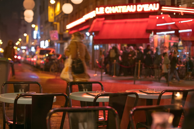 beer, people, terrasse, bar, restaurant, drink, adult, group of people, bar - drink establishment, seat, illuminated, street, nightlife, incidental people