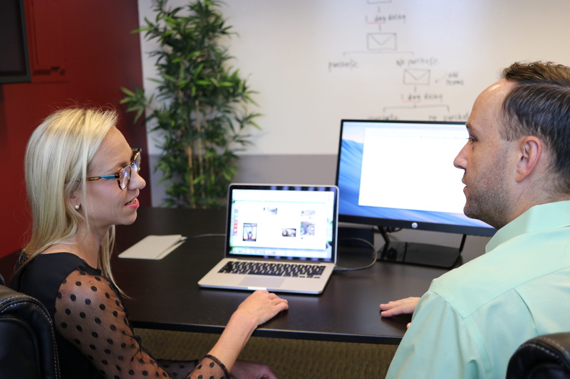 young adult, teaching, coworker, using laptop, online, portrait, eyeglasses, women, marketing agency, social, laptop, adult, client, analytics, network